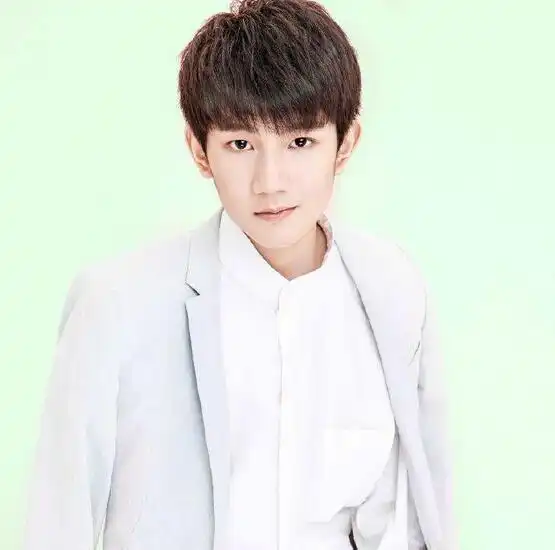 继杨坤之后王源也有了私生饭的困扰,这样的爱真不是爱