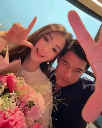 天王嫂方媛晒与妈妈仙气合照岳母小郭富城4岁颜值掀议