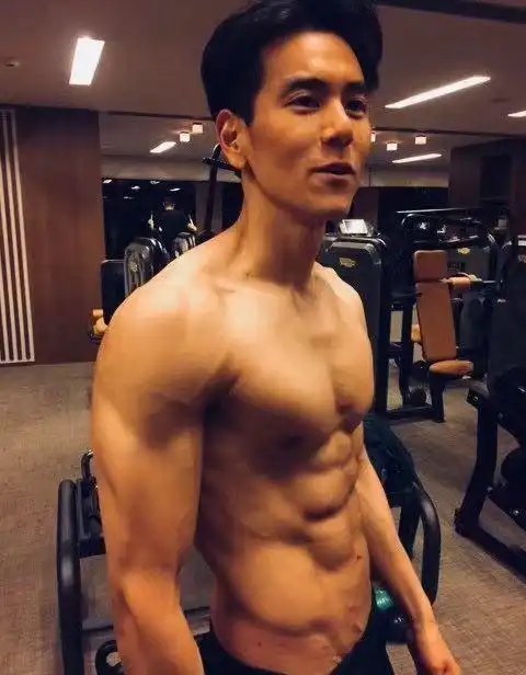 工作室否认彭于晏在娱乐圈做兼职健身教练,也没收取六位数的费用