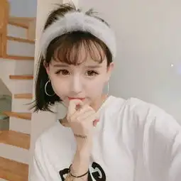 据说喜欢蓝色的人都渴望得到一份温暖