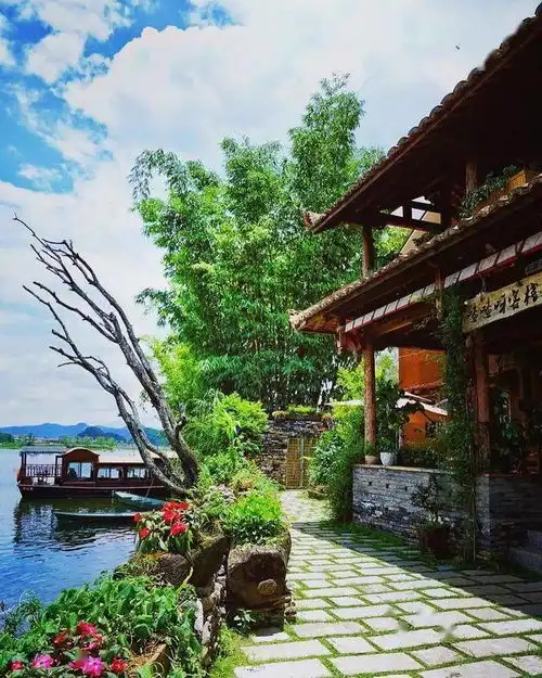 有美景有美食,今年夏天趁着荷花盛开之时,一定要去一次普者黑