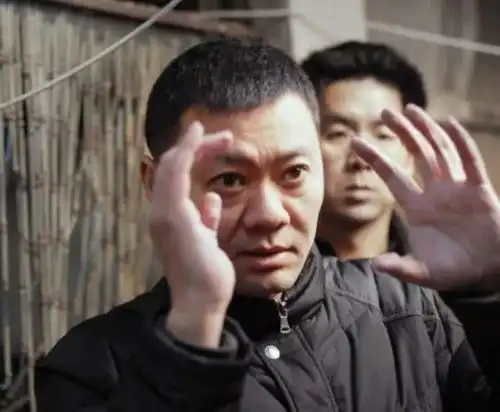豆瓣8.2国产小片,讲述过年辛酸,因无明星参演,上映后票房惨败李家梁