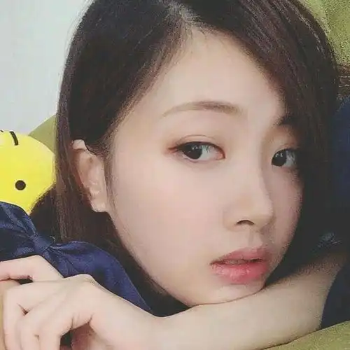 崩牙驹女儿罕有分享近照,温婉大气颜值高,超像潘粤明前妻董洁