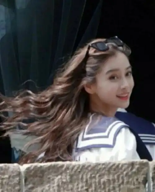 路人镜头下的杨颖angelbaby,无美颜无滤镜下的女明星状态怎么样