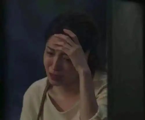 已婚男自述意外发现老婆跟陌生男子激吻,她一举动让我彻底失望