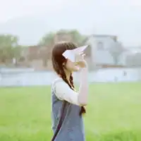 求qq头像女生带字,伤感,唯美的