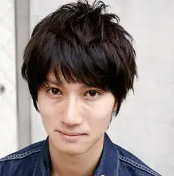 求型男烫发发型最好配下图片本人脸有点瘦长,但不是瓜子脸,头发蛮长ps表卷发也表太非主流