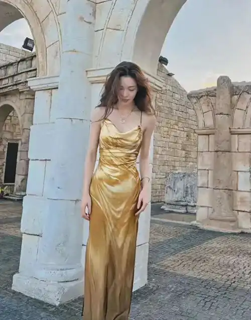 才明白啥叫性感在美貌面前不值一提
