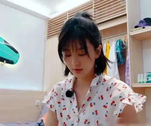 钟楚曦也撞衫了,谁说法式风过时这对镜自拍美炸了