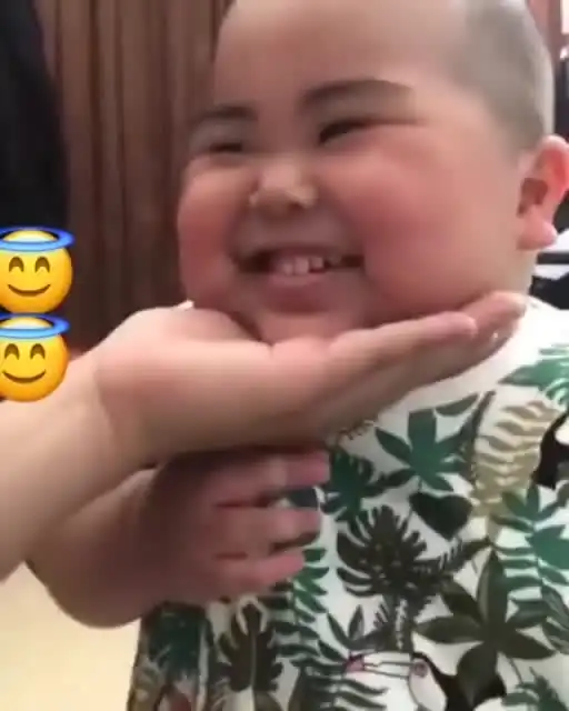 伸手即可捕捉到一只小胖孩,太可爱了,感觉萌萌哒
