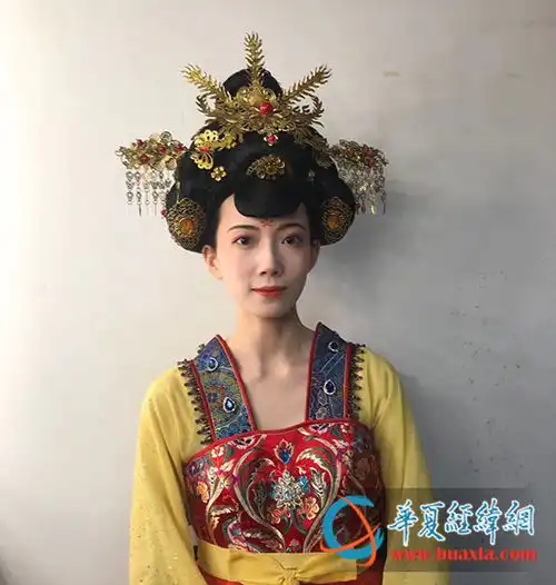 两岸媒体人夜探大唐不夜城听不倒翁小姐姐讲述疯狂台湾粉丝