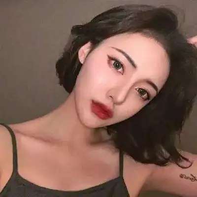 短发小姐姐头像短发小姐姐也可以性感又可爱哦