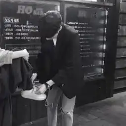 无论世界是否待你温柔请保持住qq情侣头像我要个性网