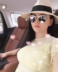 角度很重要李湘晒自拍上围丰满身材好图