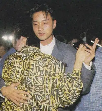 1992年,霸王别姬杀青宴上,张国荣大怒你再打她,我找人收拾你
