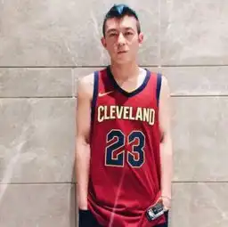 娱乐圈nba死忠粉李易峰狂刷礼物一人独爱马刺