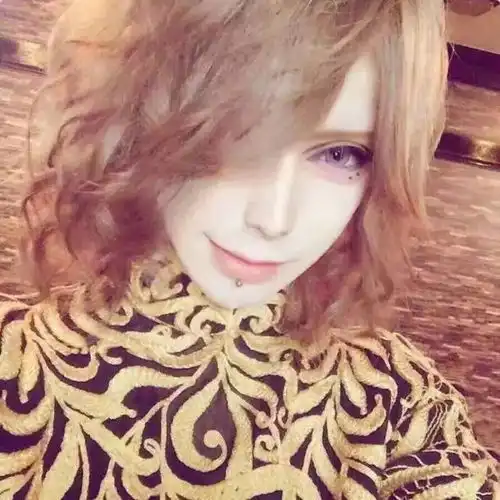 看到一个岛国牛郎的妆前妆后对比图,是时候对自己狠一点了...