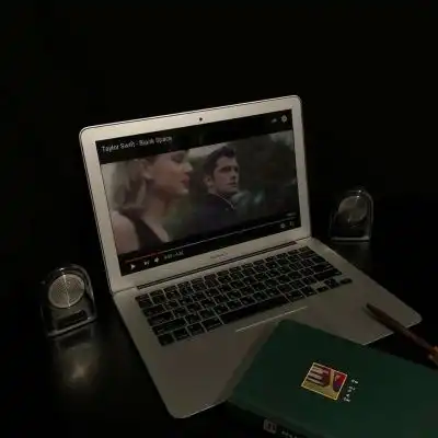 a千鹤背景墙微丧aboutyou,f微信头像我要个性网