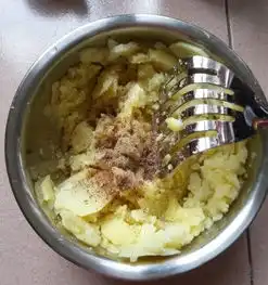 五彩咖喱土豆泥的做法