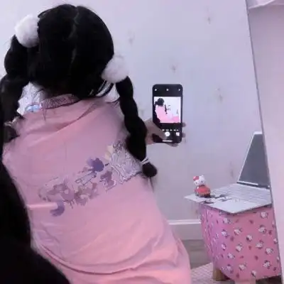 二兽原宿风时尚部位多人单张女头