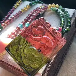女人戴珠宝与不戴珠宝,差别太大了