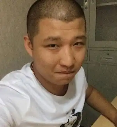 快手5大网红名下豪车曝光二驴宾利不算豪华,第一买车花千万