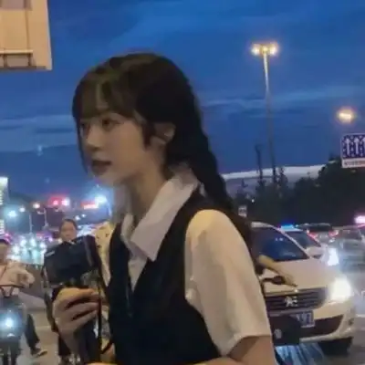 情头雨淋湿了天空,毁的很情侣头像我要个性网