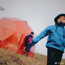 组图吴青峰变身摄影师又拍美景又拍人粉丝大呼你也是一道美景