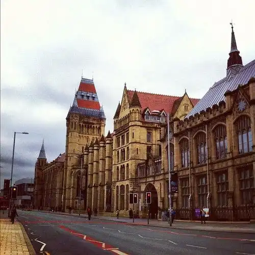 裂开了不允许学生defer的三所英国大学
