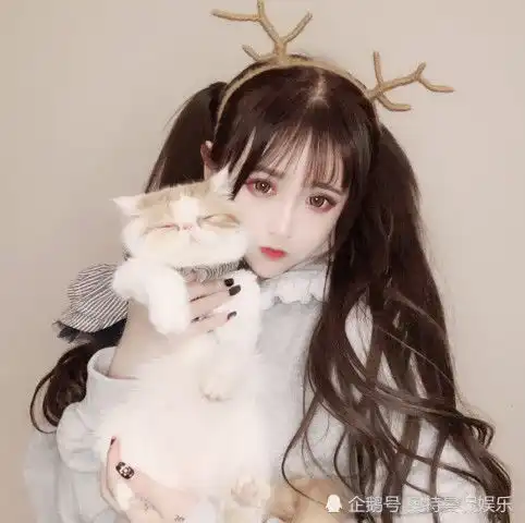 杨清柠好有爱,回家买一堆玩具和孩子一起玩耍,网友照顾好孩子
