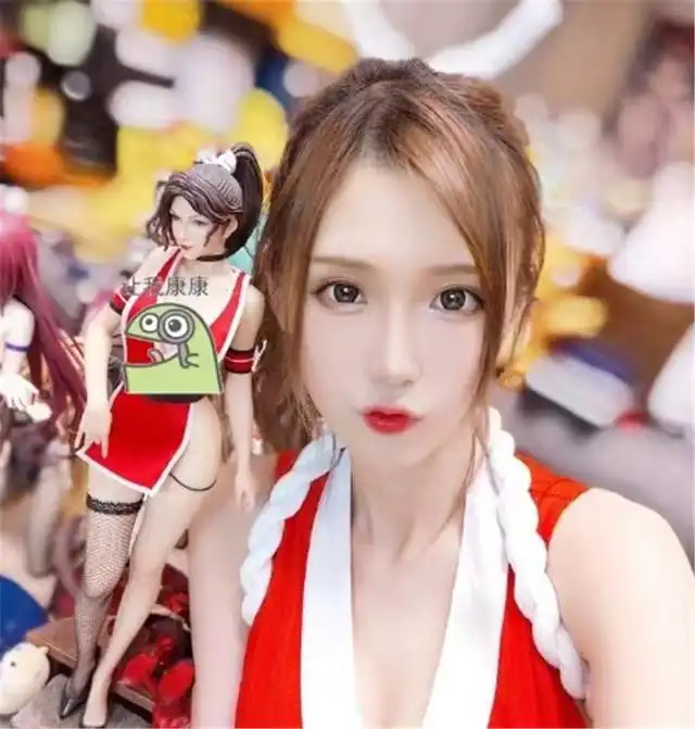 郝一点女团照吸睛,腐团cos火舞,同为圈粉迪妹高智商一招绝了