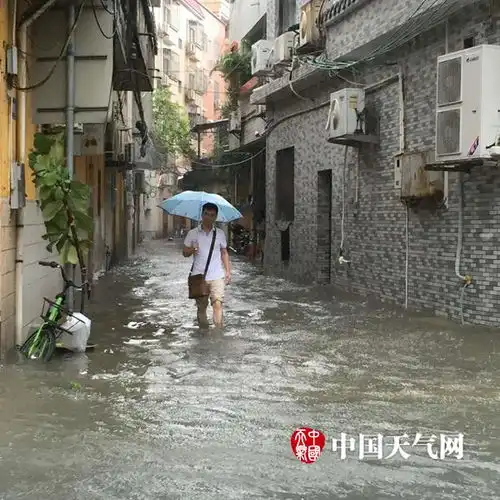 台风艾云尼三次登陆广东高考期间暴雨倾盆