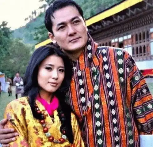 不丹大公主迎接凯特,二公主迎接纪子妃,都比佩玛漂亮能撑住场面
