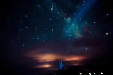 云海翻涌中眺望贡嘎神山牛背山星空摄影之旅