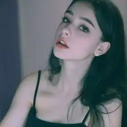 颜汐欧美少女风的小姐姐