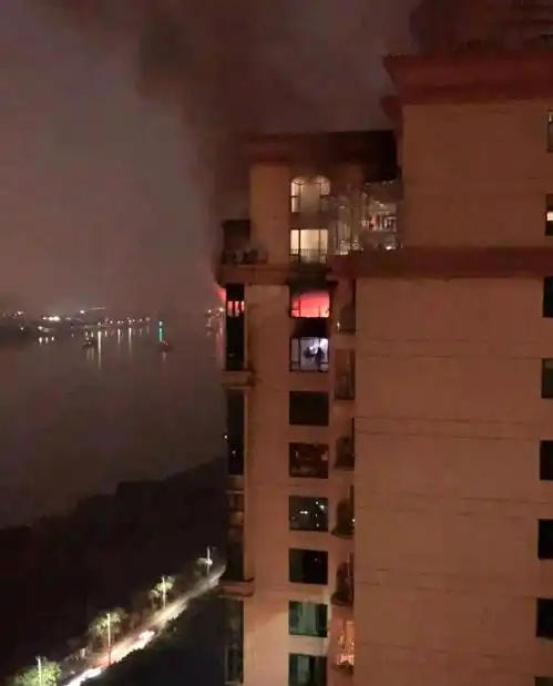 广东中山一小区凌晨发生火灾,致6人死亡