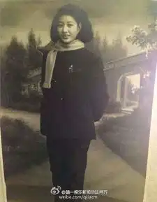 范冰冰家族照说奶奶美没意见,妈妈就算了吧刘亦菲是家族最丑