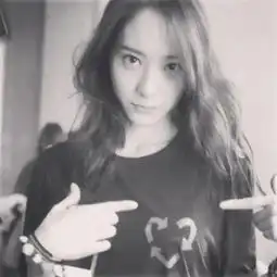 求郑秀晶这张原图啊最好是高清的谢谢啦