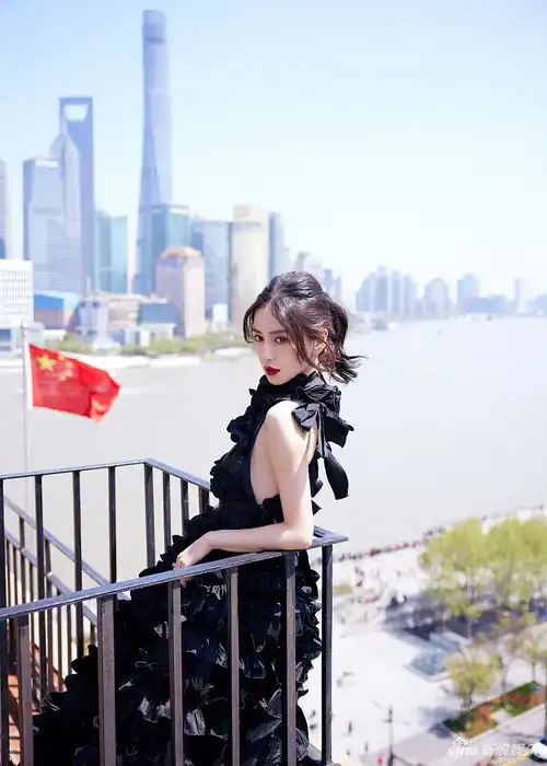 组图baby黑玫瑰波边裙复古妖娆配红唇大波浪美貌鲨人