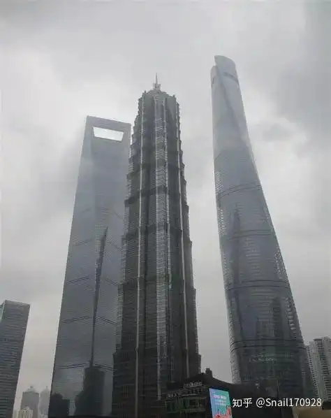 相对于北上广那些大城市,你更喜欢在自己的小县城生活还是喜欢去大城市安家