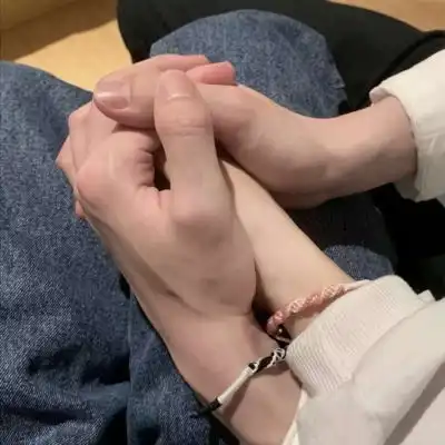 岍妍小手一牵岁岁年年真人部位情侣头像我要个性网