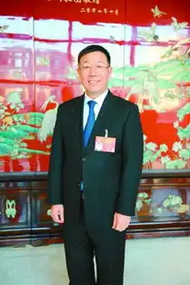 东阿阿胶秦玉峰让农民牵着毛驴脱贫