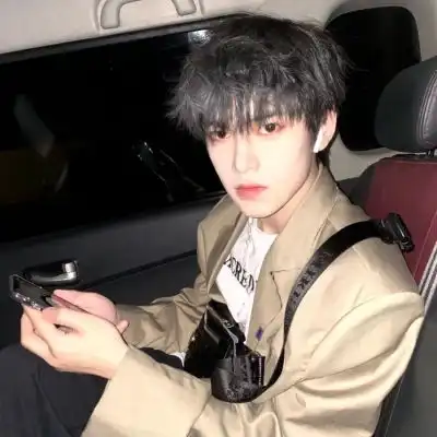 伤感男生头像