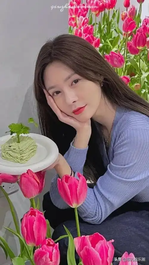 沈梦辰小清新美照释出,婚后的造型越来越好看了,力破怀孕传闻