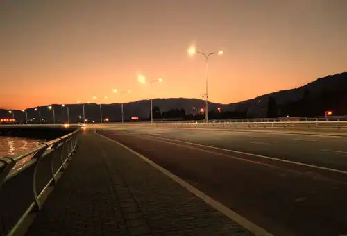 夜路图片
