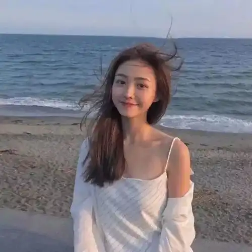卷发真的不显老这款发型适合所有脸型的女生