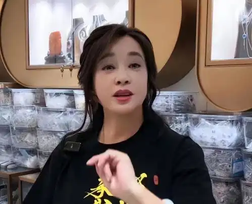 看了刘晓庆的采访后简直恶心到爆炸她居然说可以演20岁30岁