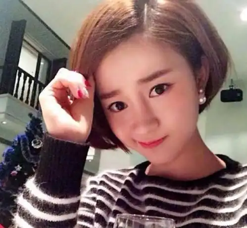 陈昱霖7年前照片首曝光网友感慨难怪索要3100万都给了