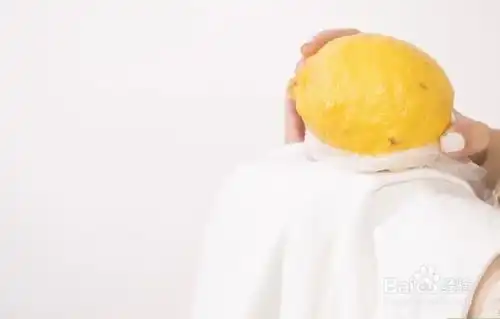 白衣服上的污渍如何快速洗净