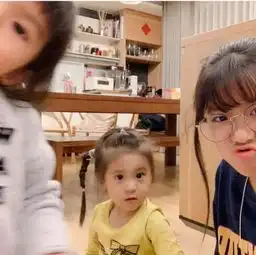 梧桐妹晒机票,疑似到台北找妈妈看妹妹,姐妹三人可再重聚了